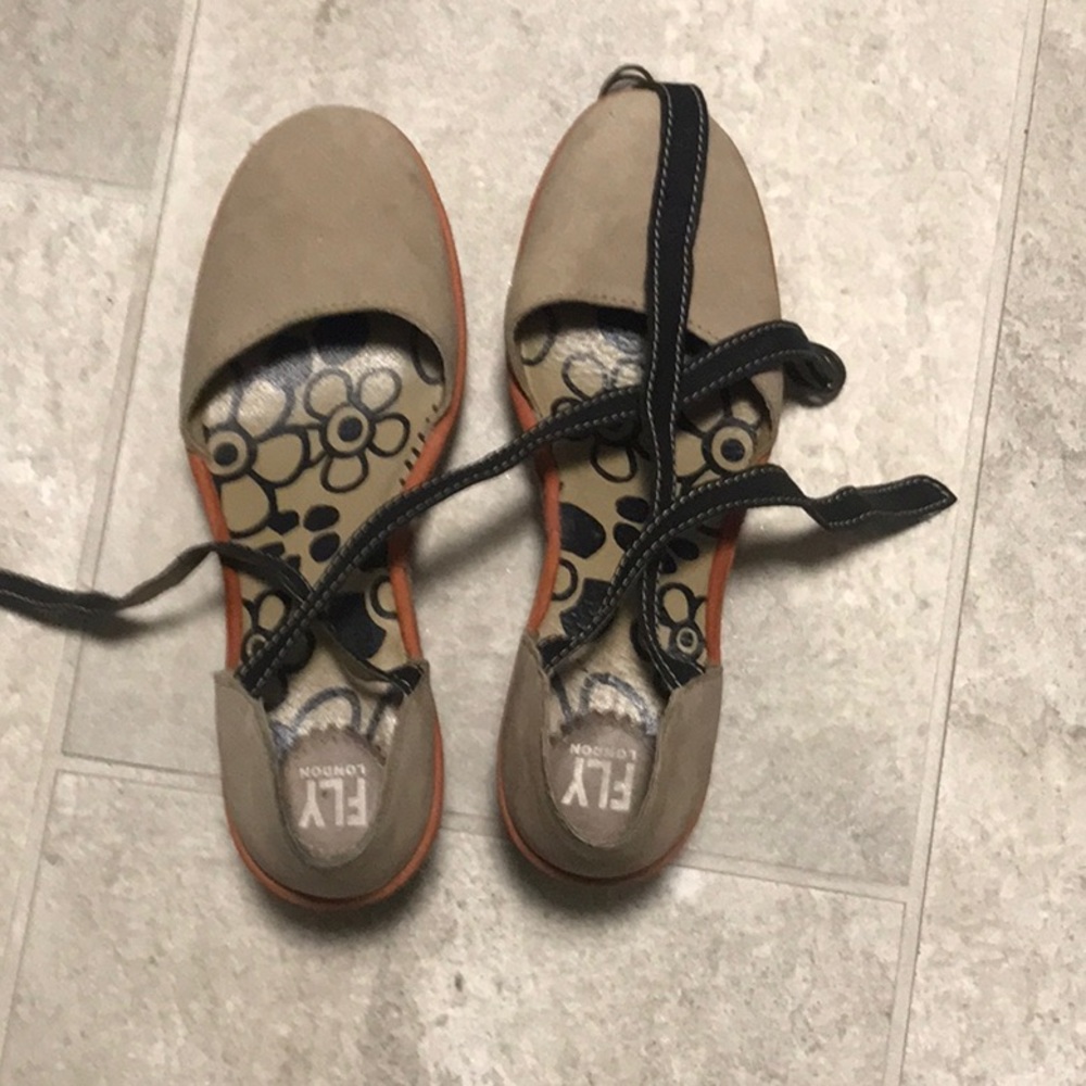 Fly London  size 40 shoes made in Portugal
